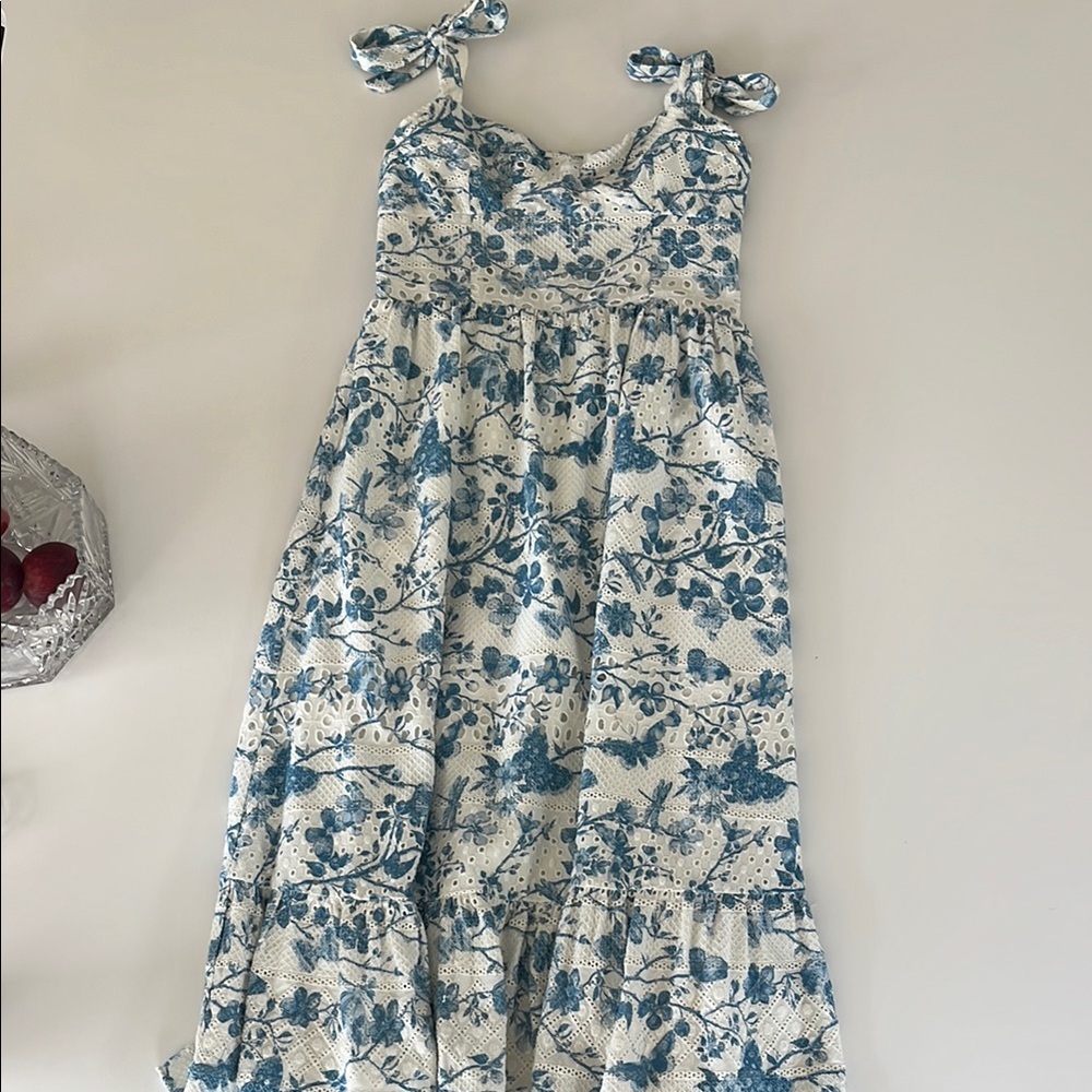 Steve Madden Floral Blue and White dress - Picture 2 of 4